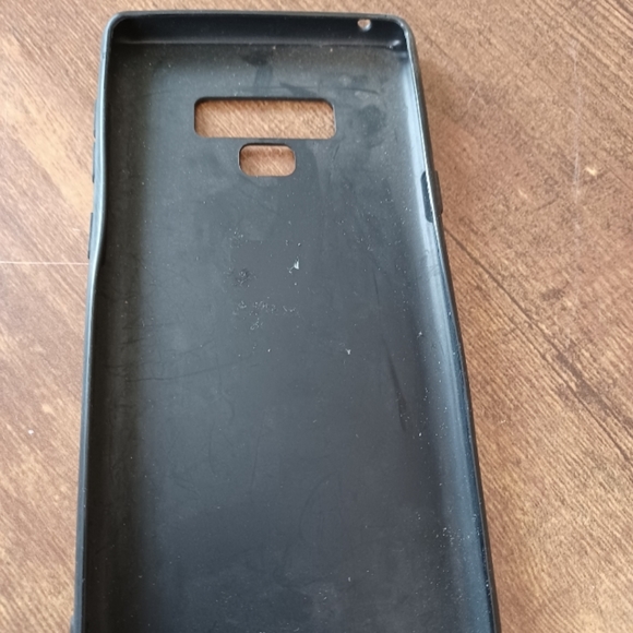 Phone case EUC - Picture 4 of 5